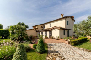Villa Pallina with Pool - Happy Rentals